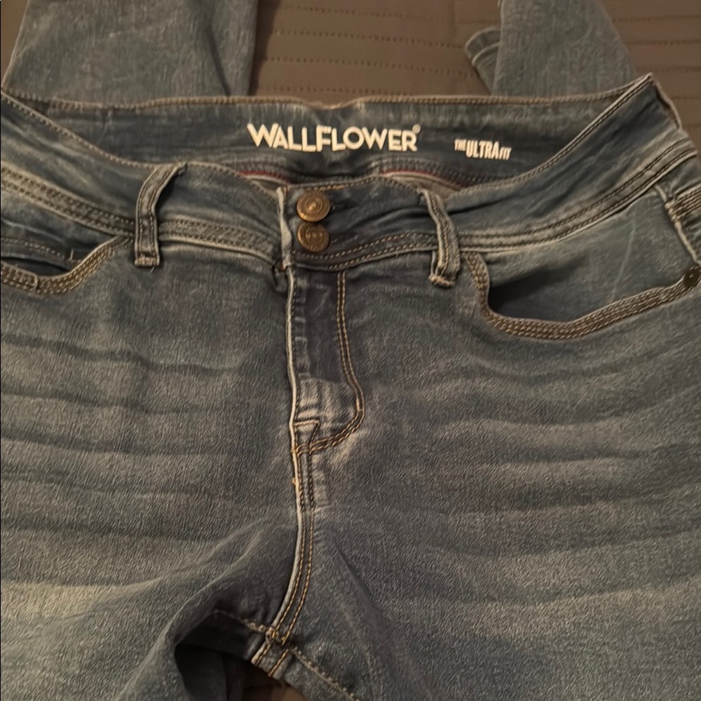 Wallflower Women's Blue Jeans